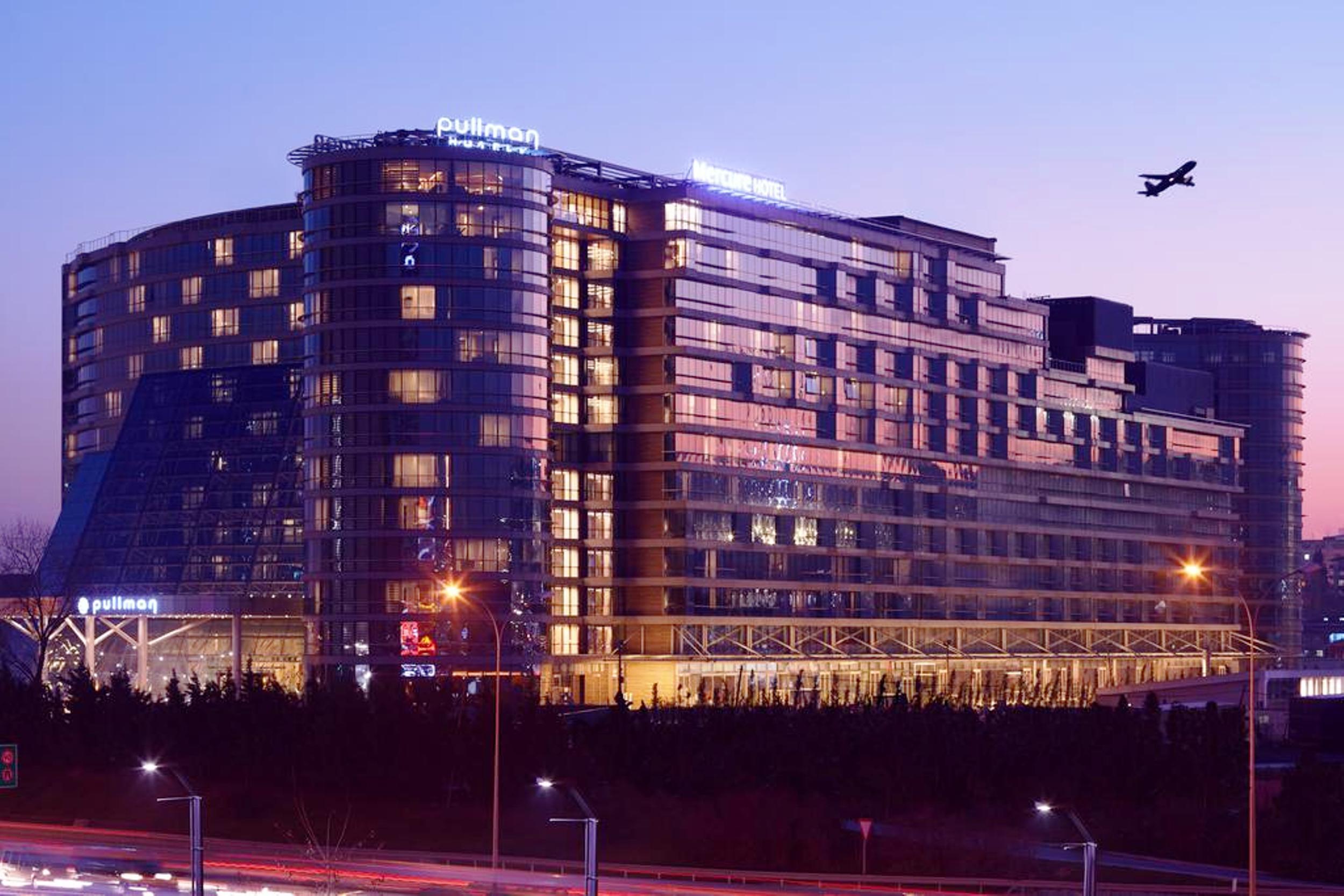 Mercure Istanbul West Hotel & Convention Center Exterior foto